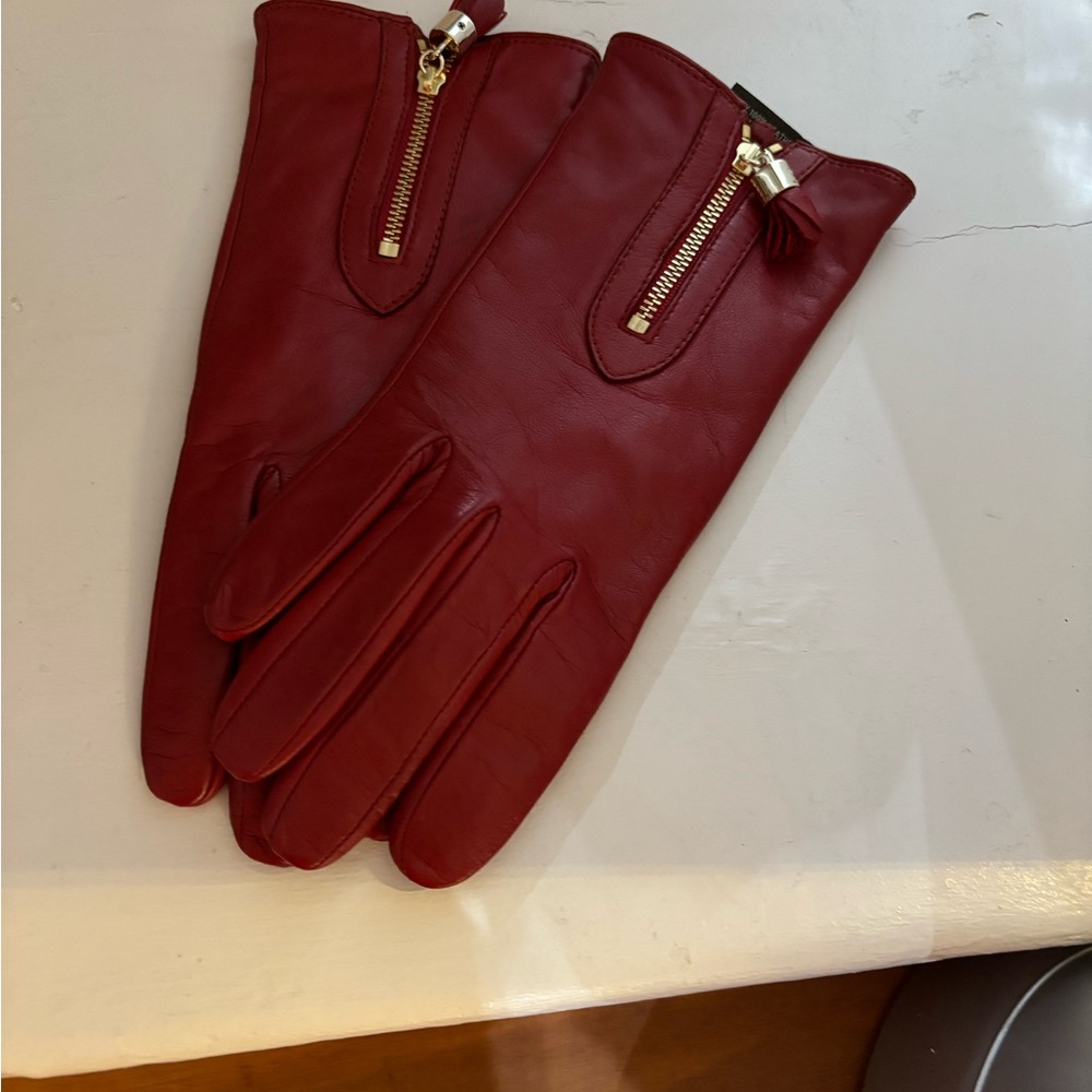 Ralph Lauren leather gloves. Incredibly warm and beyond beautiful. Small